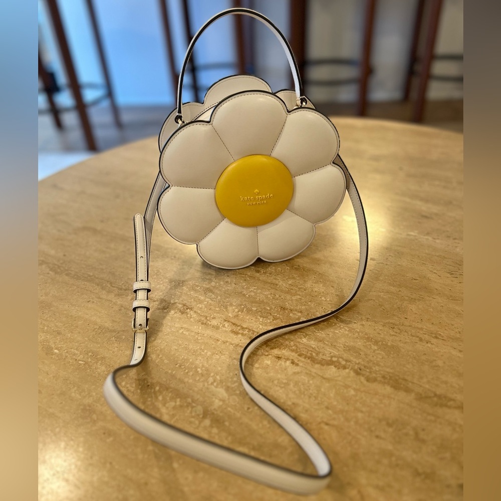 Kate Spade Daisy Purse